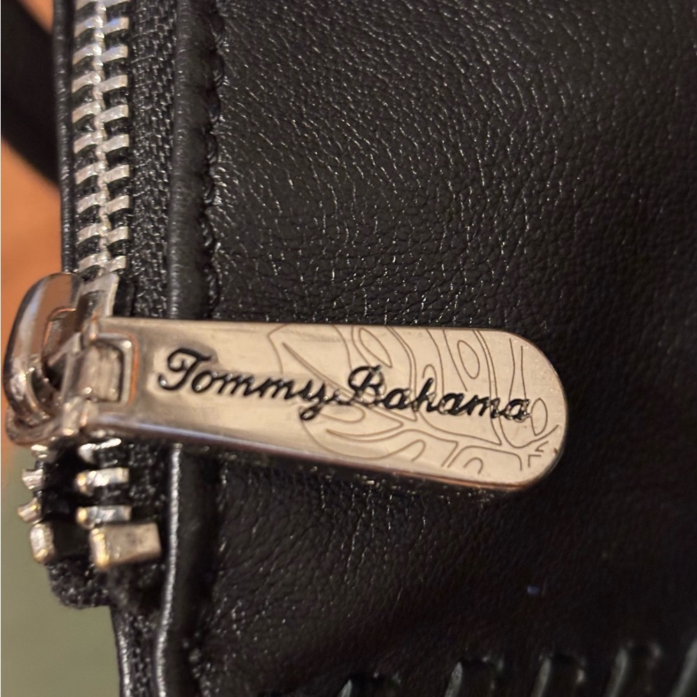 Tommy Bahama Black Lido Key Leather Tote Bag- like new in excellent condition - Picture 6 of 7